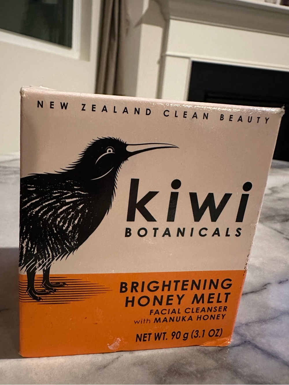 Kiwi Botanicals Brightening Honey Melt Facial Cleanser -